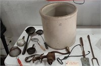 Antique 10gal stoneware crock & kitchen primitives