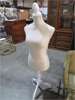 MANIQUIN DRESS FORM ON STAND