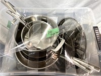 Signature 10 Piece Cookware Set (pre-owned)