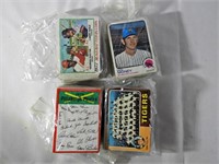 OVER 200 BASEBALL CARDS from the 1970s