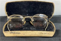 Vintage Spectacles in Younkers case
