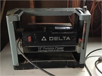 Delta 12" Planer - works