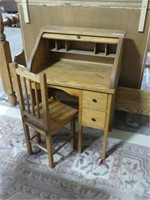 CHILDS WOODEN ROLL TOP DESK W/ CHAIR