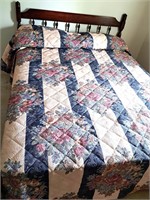 QUEEN SIZE WOOD HEADBOARD WITH FLORAL COMFORTER