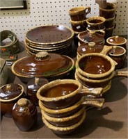Mixed lot of Hull pottery - 45 piece lot