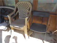 Door 32x79, plastic folding table, 2- chairs