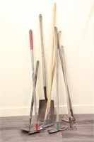GROUP OF OUTDOOR YARD TOOLS