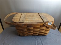 wooden picnic basket