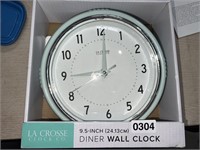 LA CROSSE DINER  WALL CLOCK RETAIL $20