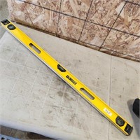 4' Dewalt Alum Level