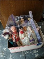 Box vintage small dolls