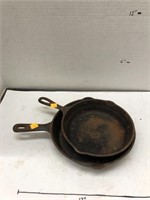 2cnt Cast Iron Pans