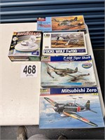 4 Airplane Models & Hovercraft