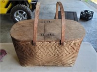 1940's Woven Class Act Date Picnic Basket