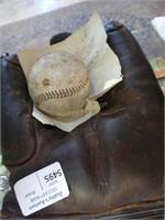 Old Youth'S Leather Baseball Glove & Ball W/