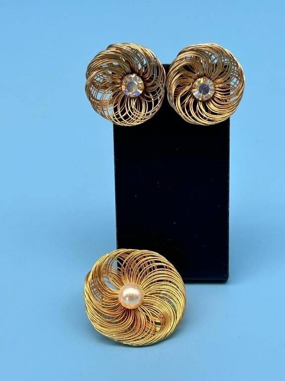 Vintage Brooch And Earrings Set