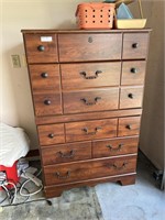 Six drawer upright dresser in particle