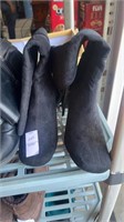 Women’s size 7 black boots
