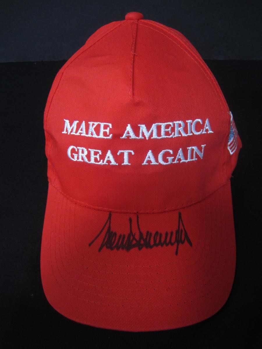 Donald Trump Signed Hat EUA COA