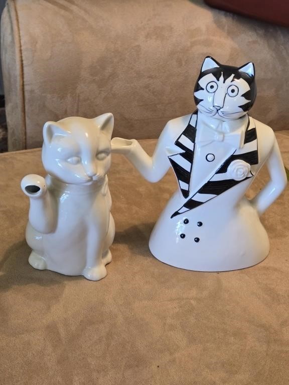 Lot of 2 Porcelain/Ceramic Unique Cat Teapots