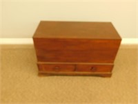 Antique chest with 2 drawers