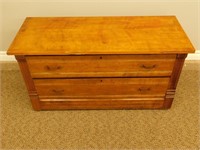 Antique 2 drawer dresser 17X43X23