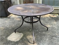 Round Patio Table