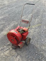 YARDMAN 5HP BRIGGS LEAF BLOWER