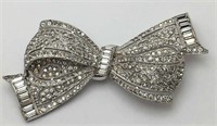 Cosutme Bow Brooch W Clear Stones