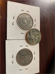 3 collectible quarters in holders