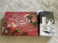 SERVING TRAY AND MUGS IN THE BOX