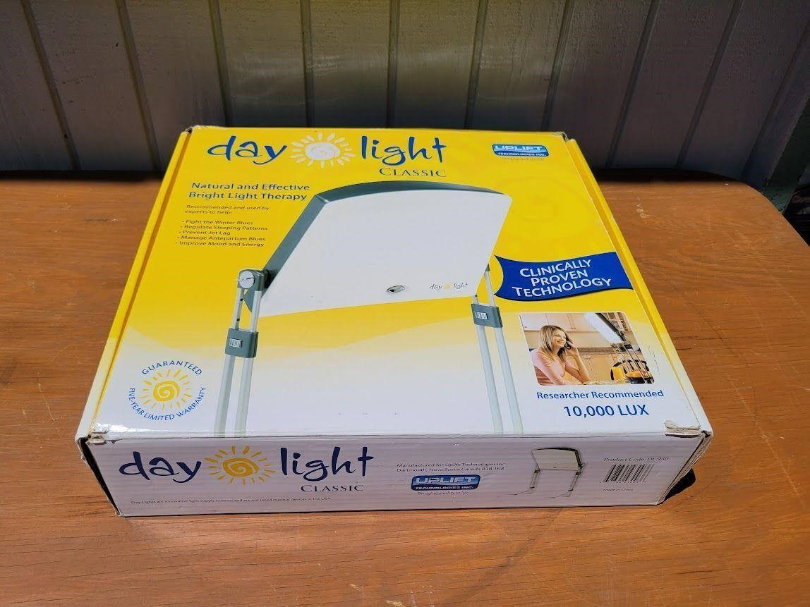DAY LIGHT Classic Bright Light Therapy, Like New