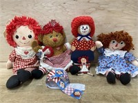 Flat of 4 Raggedy Ann dolls