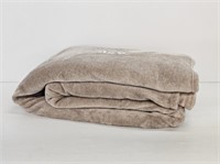 KING SIZE ROOTS HOME PLUSH BLANKET - TAN