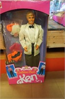 Costume Ball Ken Barbie 1990