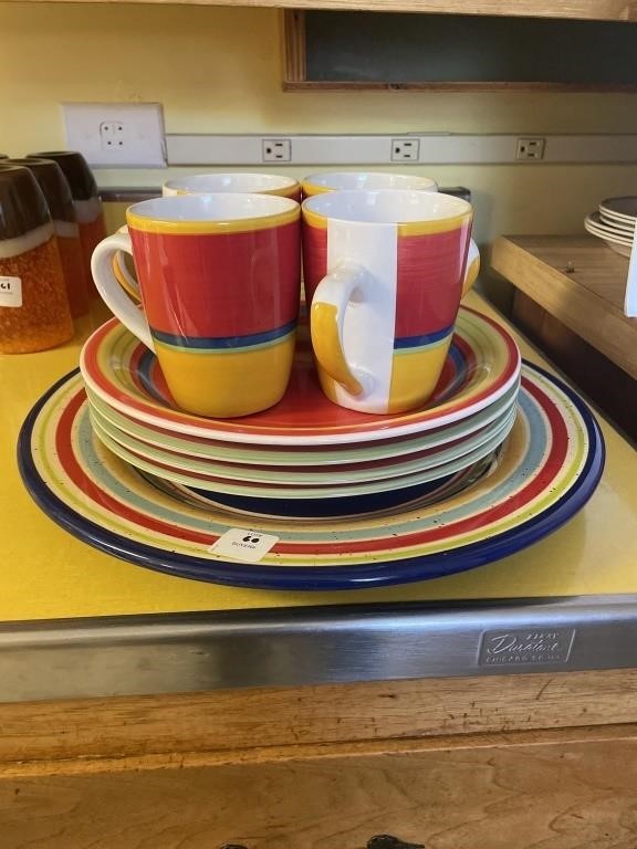 9 PC ROYAL NORFOLK DINNERWARE