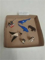 Various mini whales, penguins and mantle