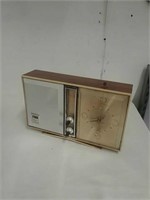 Vintage Arvin electric transistor radio clock