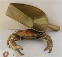 Figural brass crab lift top ash tray and vintage