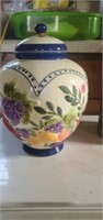 Flowery cookie jar