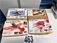 4 Airplane Models