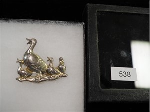Sterling pin of mother duck and three ducklings