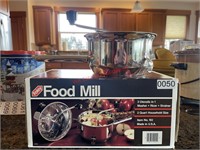 Foley Food Mill With box (Kitchen)