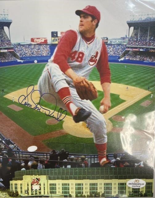 Sports Memorabilia, Collectibles and Cards #342 (TB)