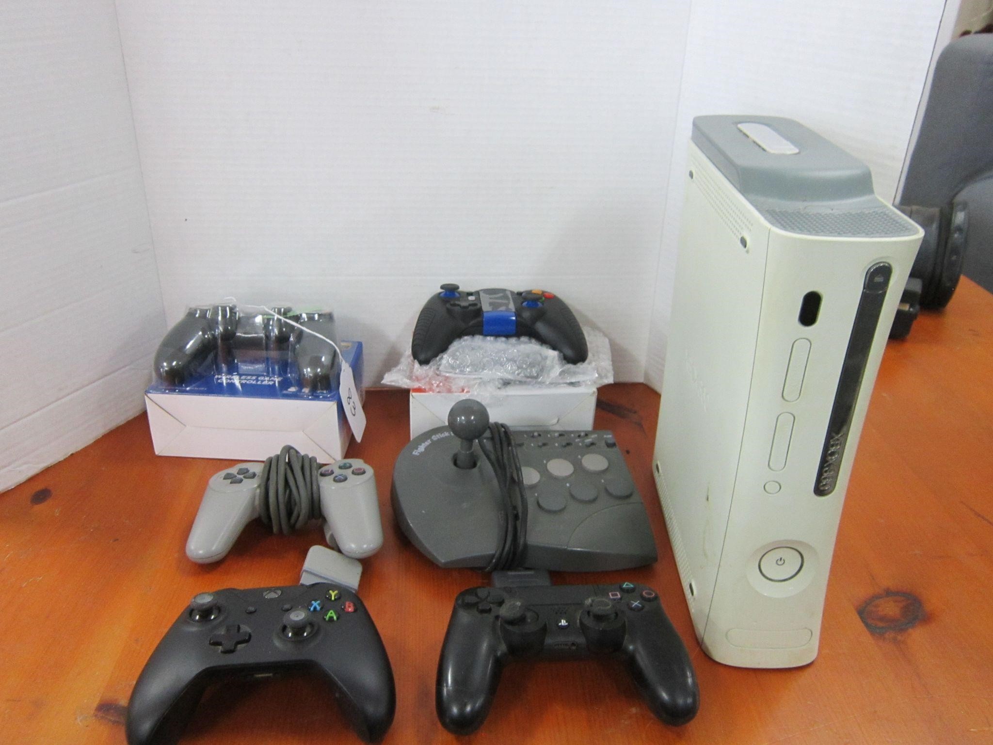 XBOX 360-NO CORDS-6 CONTROLLERS