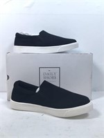New Daily Shoes Size 7 Black Shoes