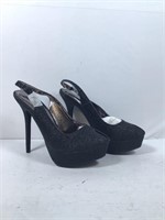 New Breckelle’s Size 8 Glitter Heels