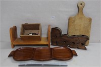 MIXED LOT OF WOODENWARE