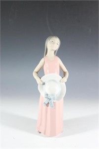 Lladro -5008 Dreamer  - Girl with Hat