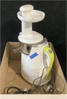 Hurom Hu-100 Masticating Electric Slow Juicer
